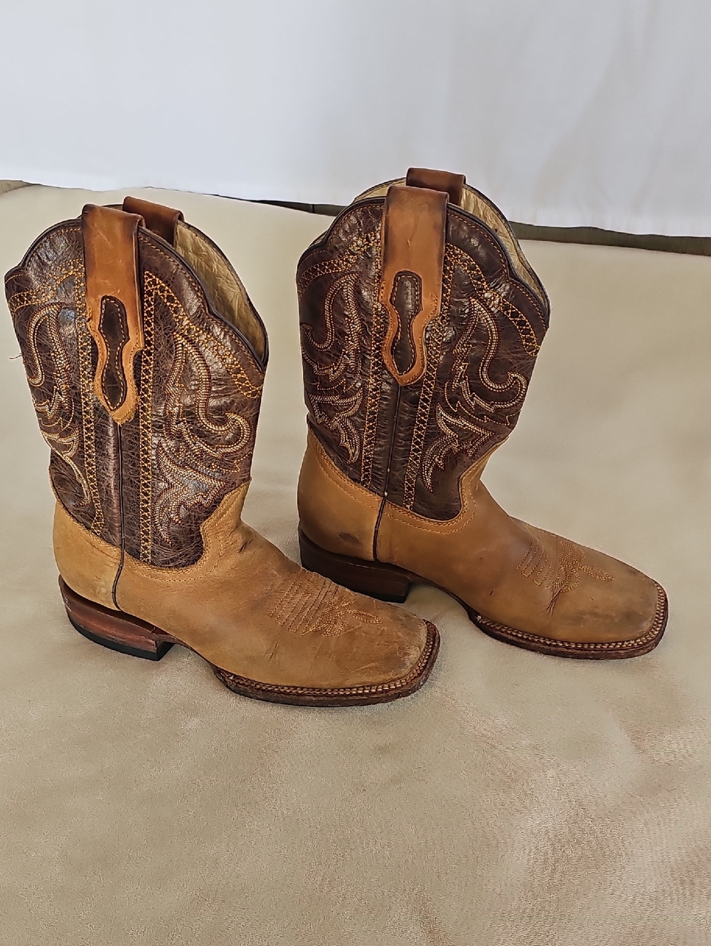 Boys, Two-Tone Tan Western Cowboy Boots with Embroidered Shaft - Picture 1 of 13